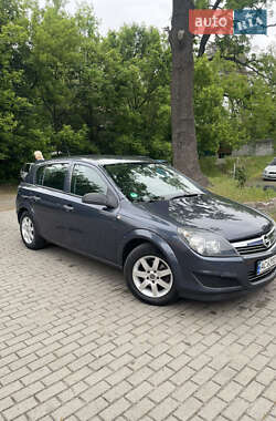 Хэтчбек Opel Astra 2009 в 