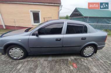 Седан Opel Astra 2008 в Корсуне-Шевченковском