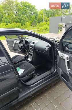Седан Opel Astra 2006 в 