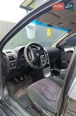 Седан Opel Astra 2006 в 