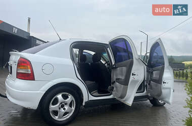 Хетчбек Opel Astra 2001 в 