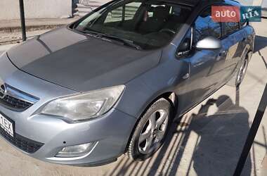 Універсал Opel Astra 2011 в Заліщиках