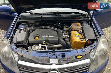 Универсал Opel Astra 2005 в 