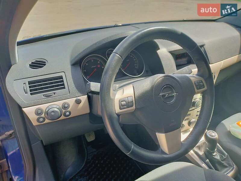Хетчбек Opel Astra 2007 в Павлограді