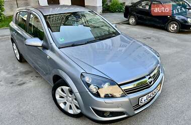 Хэтчбек Opel Astra 2009 в Луцке