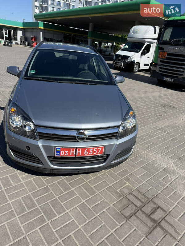 Універсал Opel Astra 2005 в Луцьку