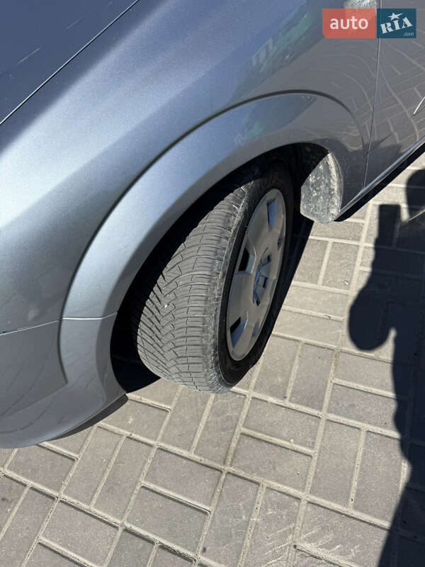 Універсал Opel Astra 2005 в Луцьку