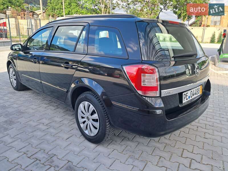 Универсал Opel Astra 2008 в Могилев-Подольске