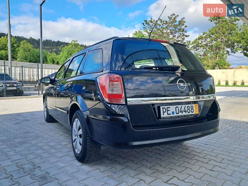 Универсал Opel Astra 2008 в Могилев-Подольске