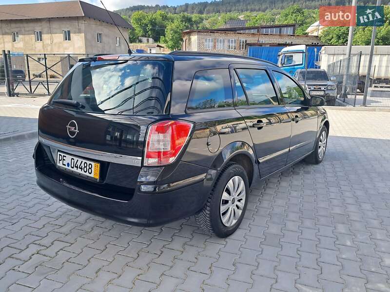 Универсал Opel Astra 2008 в Могилев-Подольске