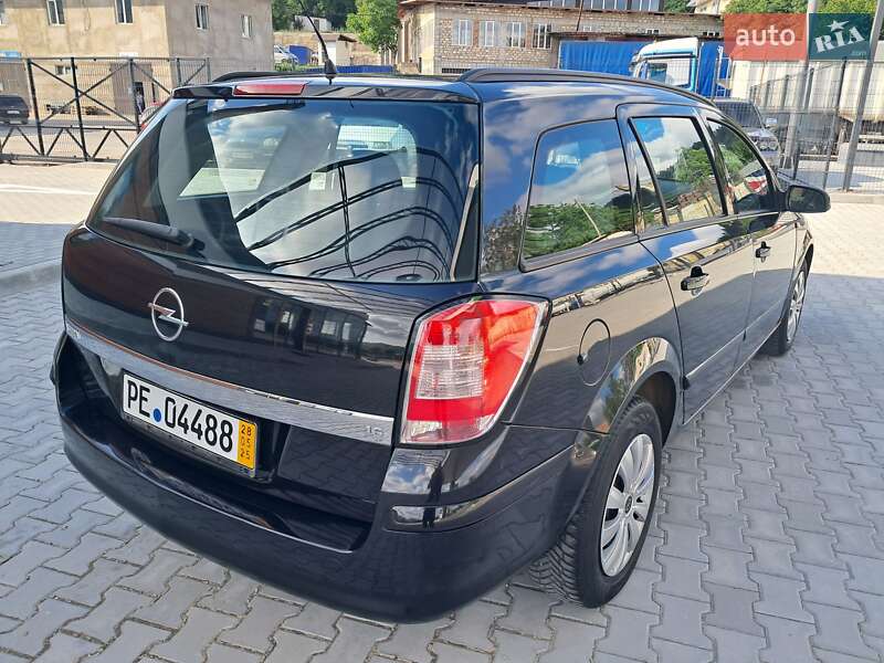 Универсал Opel Astra 2008 в Могилев-Подольске