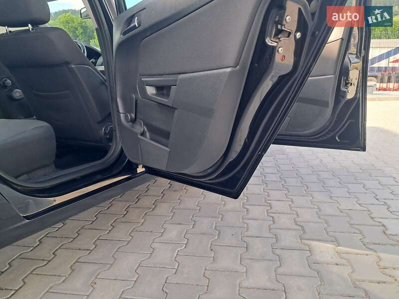 Универсал Opel Astra 2008 в Могилев-Подольске