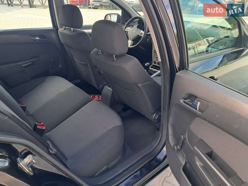 Универсал Opel Astra 2008 в Могилев-Подольске