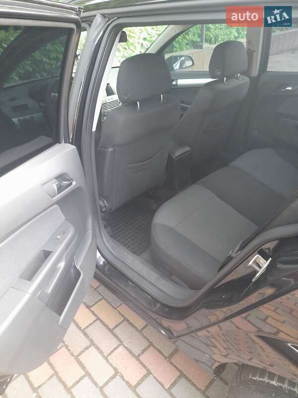 Универсал Opel Astra 2006 в Звягеле