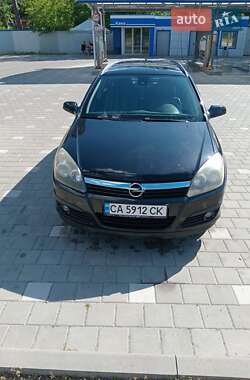 Универсал Opel Astra 2006 в Мошнах