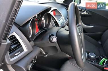 Хэтчбек Opel Astra 2011 в 