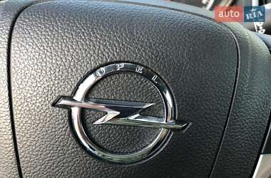 Хэтчбек Opel Astra 2011 в 