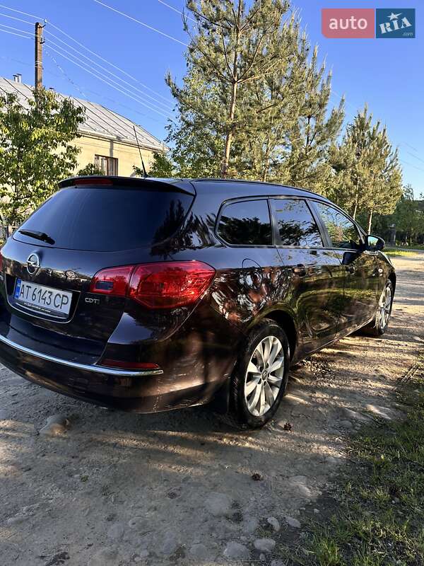 Універсал Opel Astra 2013 в Рожнятові