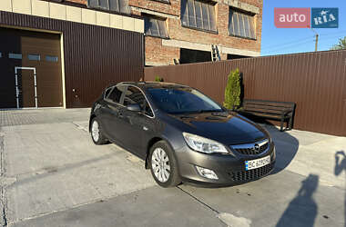 Opel Astra 2010 Opel Astra 2010