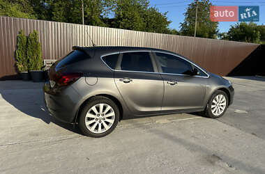 Хэтчбек Opel Astra 2010 в 