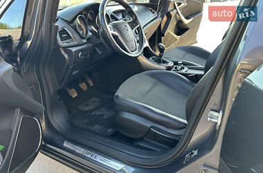 Хэтчбек Opel Astra 2010 в 