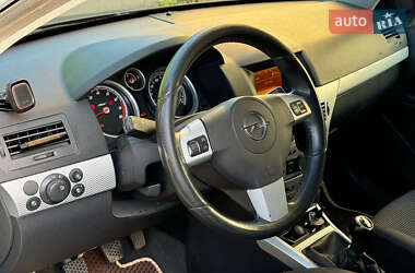 Универсал Opel Astra 2009 в 