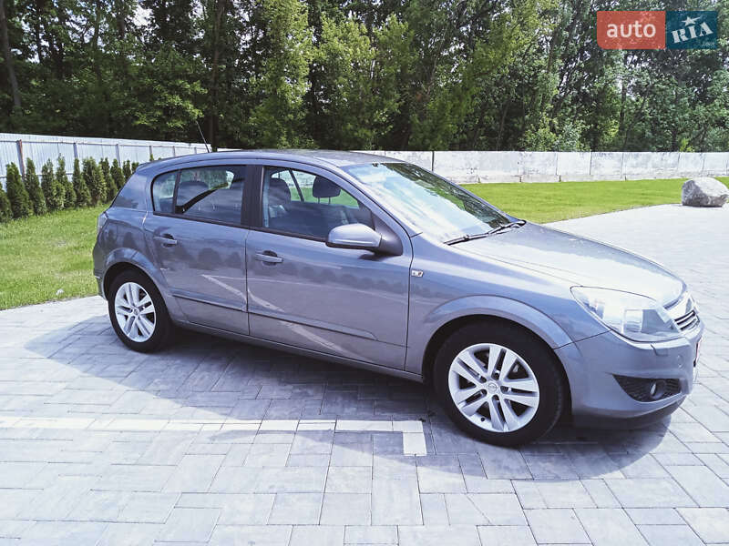 Хэтчбек Opel Astra 2007 в Луцке