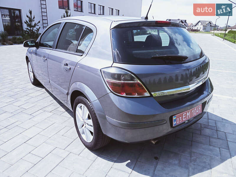 Хэтчбек Opel Astra 2007 в Луцке