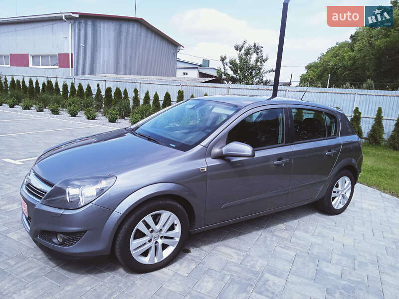 Хэтчбек Opel Astra 2007 в Луцке