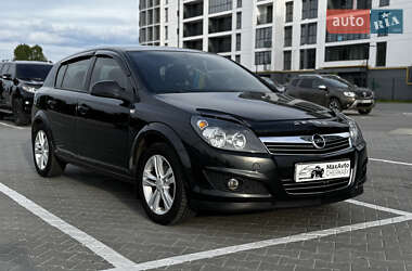 Хэтчбек Opel Astra 2013 в Черкассах