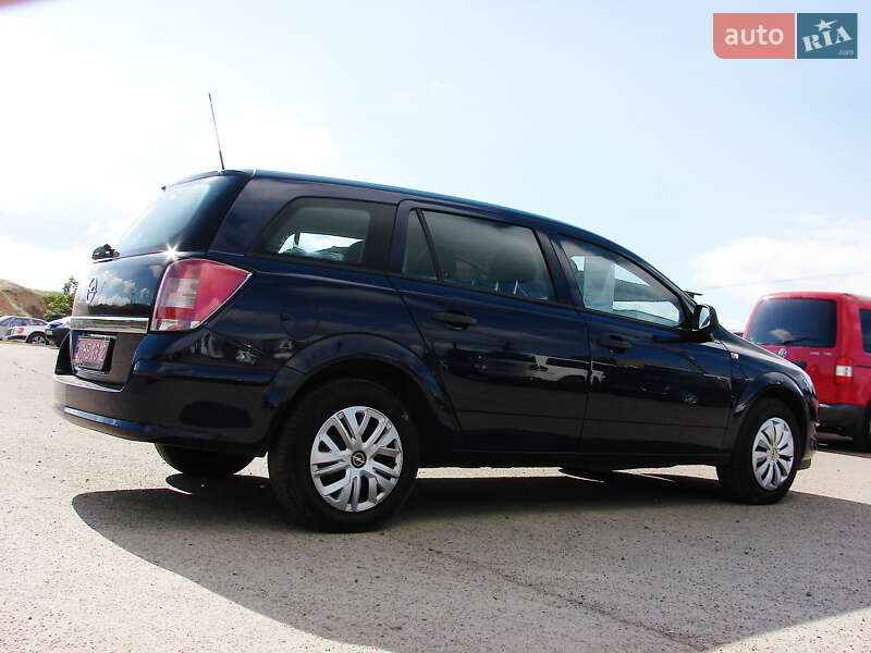 Універсал Opel Astra 2012 в Одесі