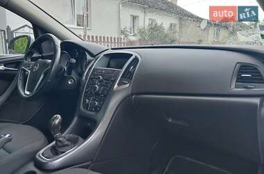 Универсал Opel Astra 2015 в Львове