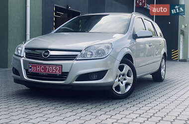 Универсал Opel Astra 2008 в Мостиске