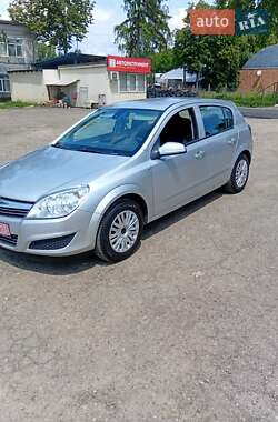Хэтчбек Opel Astra 2008 в 