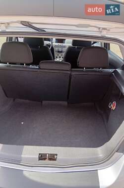 Хэтчбек Opel Astra 2008 в 