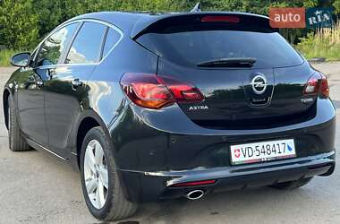 Хэтчбек Opel Astra 2014 в 