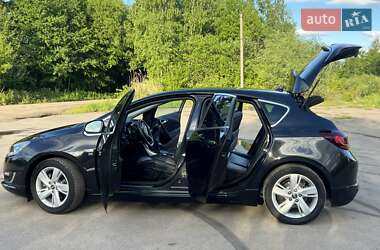Хэтчбек Opel Astra 2014 в 