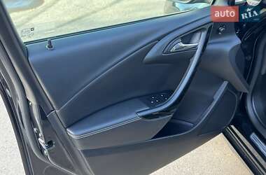 Хэтчбек Opel Astra 2014 в 