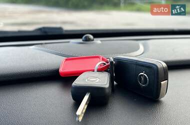 Хэтчбек Opel Astra 2014 в 