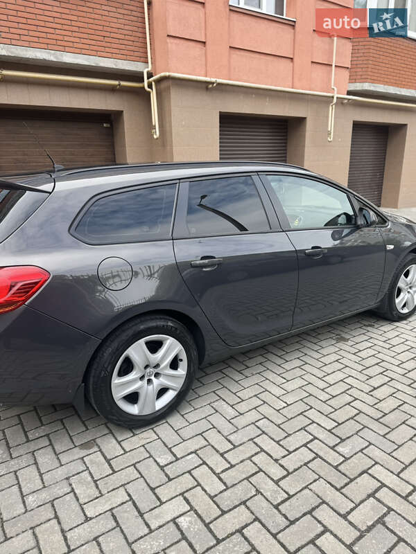 Універсал Opel Astra 2013 в Хмельницькому