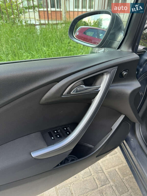 Універсал Opel Astra 2013 в Хмельницькому