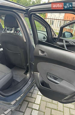 Универсал Opel Astra 2013 в 