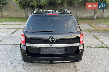 Универсал Opel Astra 2010 в 