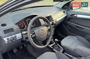 Универсал Opel Astra 2010 в 