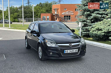 Opel Astra 2011 Opel Astra 2011