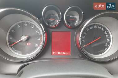 Хэтчбек Opel Astra 2013 в 
