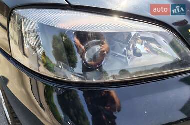 Купе Opel Astra 2004 в 
