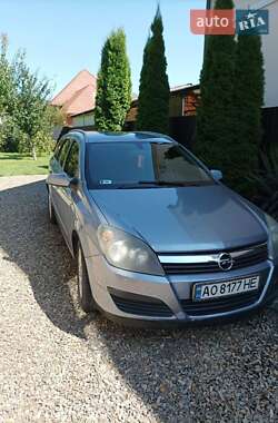 Універсал Opel Astra 2005 в Виноградові