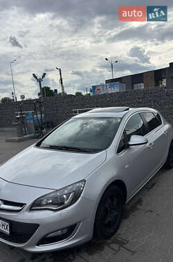 Хэтчбек Opel Astra 2014 в 