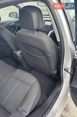 Хэтчбек Opel Astra 2014 в 